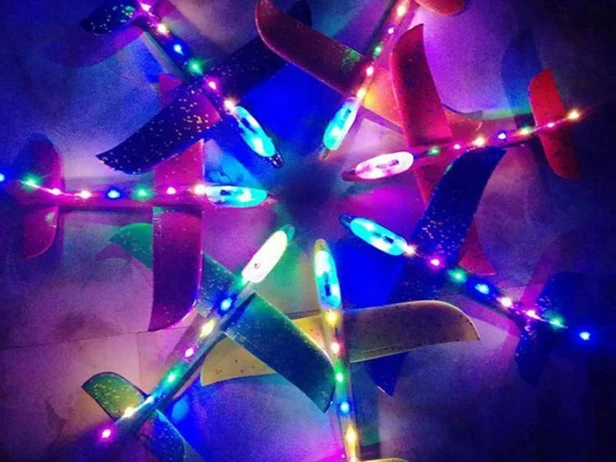 SAMOLOT STYROPIANOWY STYROPIANU 47cm ŚWIECĄCY LED SZYBOWIEC RZUTKA DUŻY