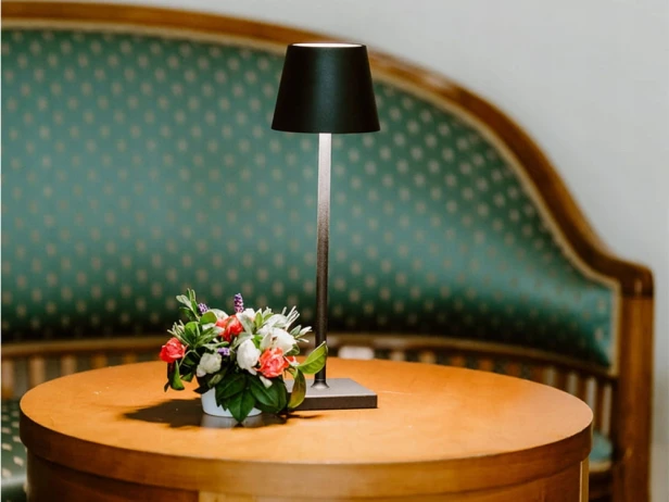 LAMPKA NOCNA STOŁOWA DOTYKOWA LAMPA 3 STOPNIOWA WYSOKA BEZPRZEWODOWA USB